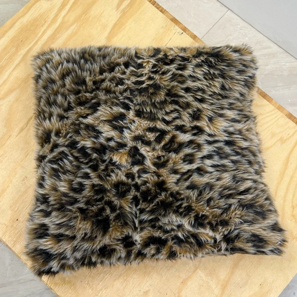 Luxury Faux Fur Leopard Throw Pillow | Plush Decorative Accent Cushion 16.5”